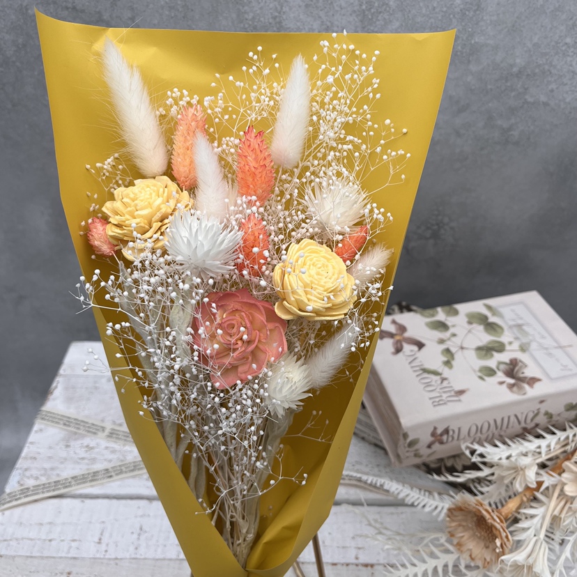 ドライフラワーおまかせ花束 Sサイズ オレンジ系の画像