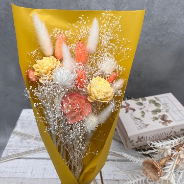 ドライフラワーおまかせ花束 Sサイズ オレンジ系の画像