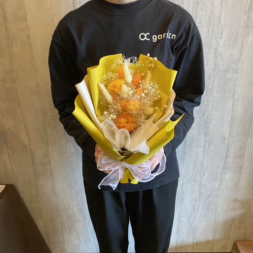 ドライフラワーおまかせ花束 Mサイズ オレンジ系の画像