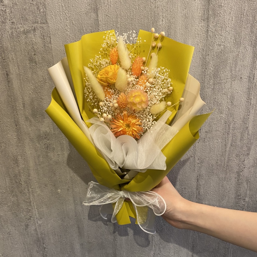 ドライフラワーおまかせ花束 Mサイズ オレンジ系の画像