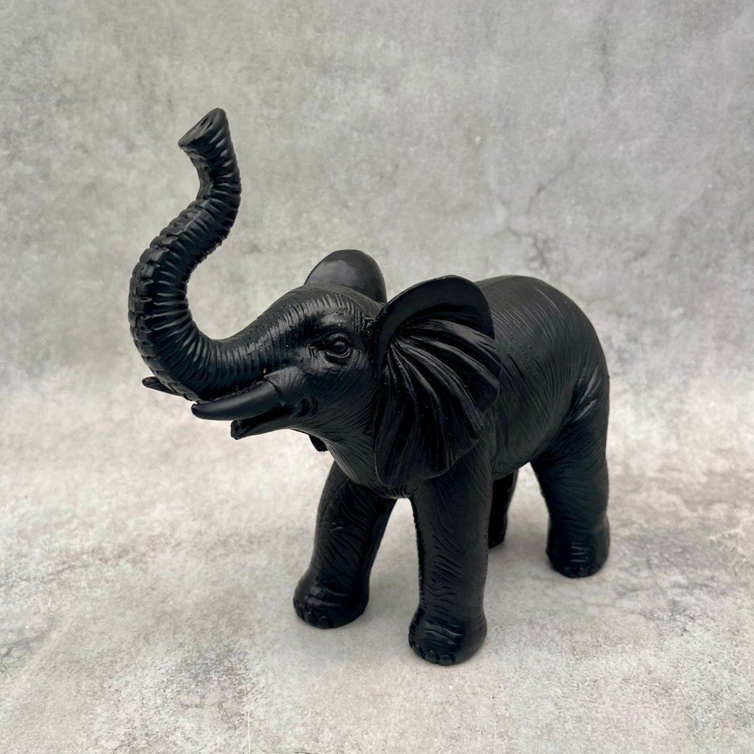 BLACK ANIMAL ゾウの画像