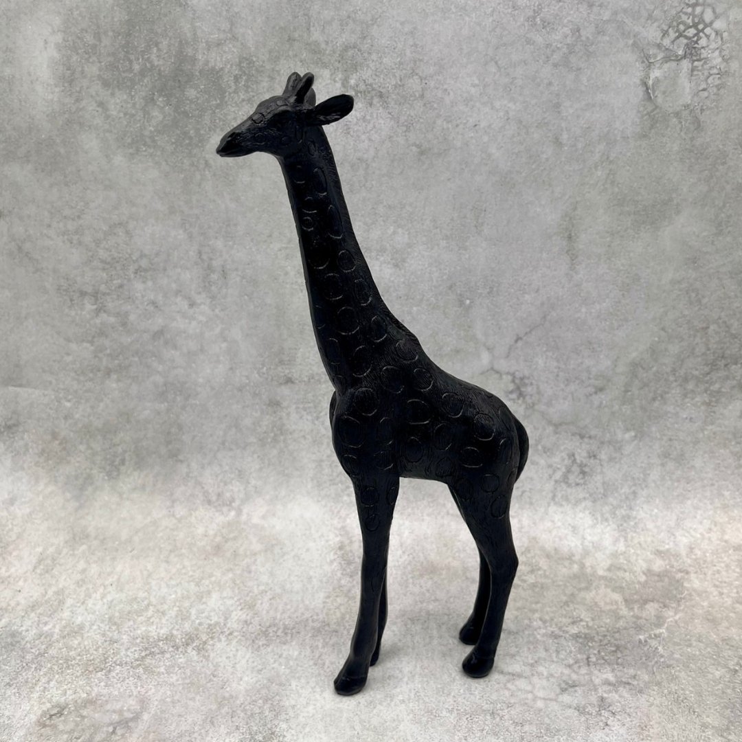 BLACK ANIMAL キリンの画像