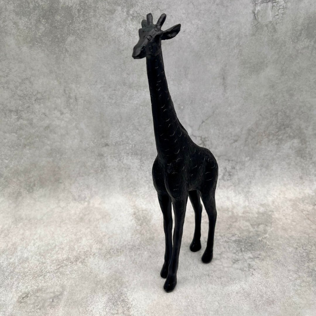 BLACK ANIMAL キリンの画像
