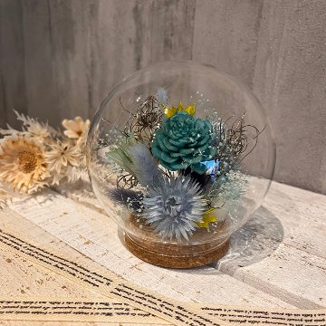 ドライフラワーガラスドーム　ブルー系の画像