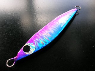 高知のマルモホビ～ ミニGTジグ 60g ピンク/ブルー キリンホロの画像