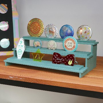 カラー木製ひな壇 3段　5色展開の画像