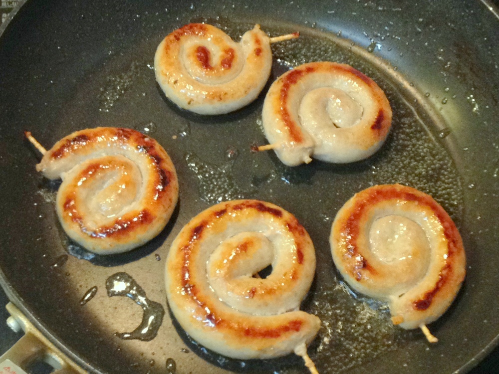 初めて作る方におすすめ「スパイス付」手作りソーセージキット[2回分]（天然羊腸２袋・スパイス２袋・口金・絞り袋・作り方解説書） の画像