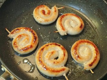 初めて作る方におすすめ「スパイス付」手作りソーセージキット[2回分]（天然羊腸２袋・スパイス２袋・口金・絞り袋・作り方解説書） の画像