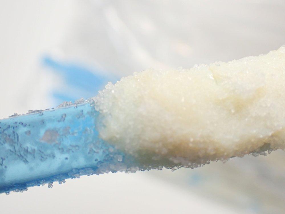 [業務用]【パイプ付き】天然羊腸（直径24〜26mm）１ハンク（約91m）の画像