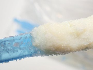 [業務用]【パイプ付き】天然羊腸（直径24〜26mm）１ハンク（約91m）の画像