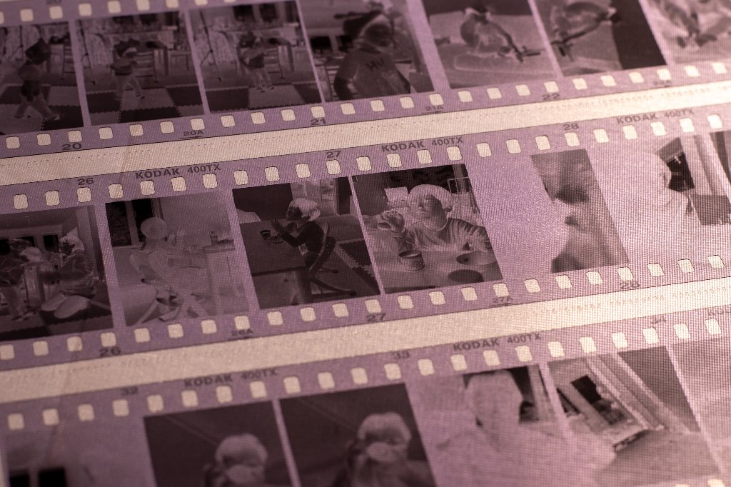 ハーフ判ネガフィルム　カラーデータ化　24枚撮り（48コマ）の画像