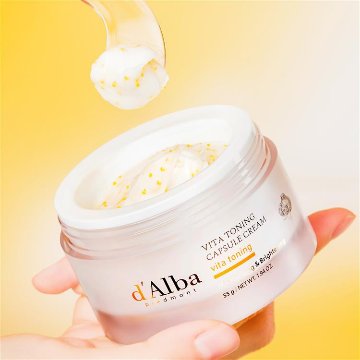 d’Alba(ダルバ) ビタトーニングカプセルクリーム 55g 美白 くすみ しみ 小じわ 透明感 ツヤ 弾力 保湿 ビタミンC ナイアシンアミド グルタチオン 3種のヒアルロン酸 べたつかない 潤いの画像