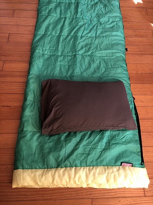 寝袋とマクラのセット画像