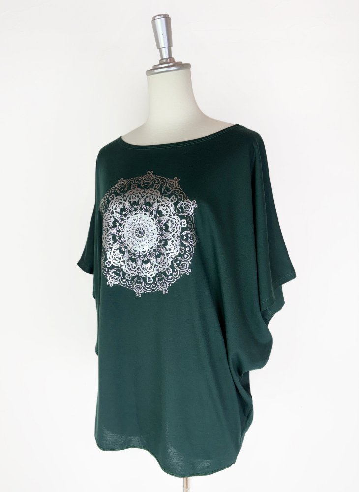 Tシャツ　ドルマン袖　夏　薄手　涼しい　ラメプリント　曼荼羅柄の画像