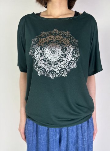 Tシャツ　ドルマン袖　夏　薄手　涼しい　ラメプリント　曼荼羅柄の画像