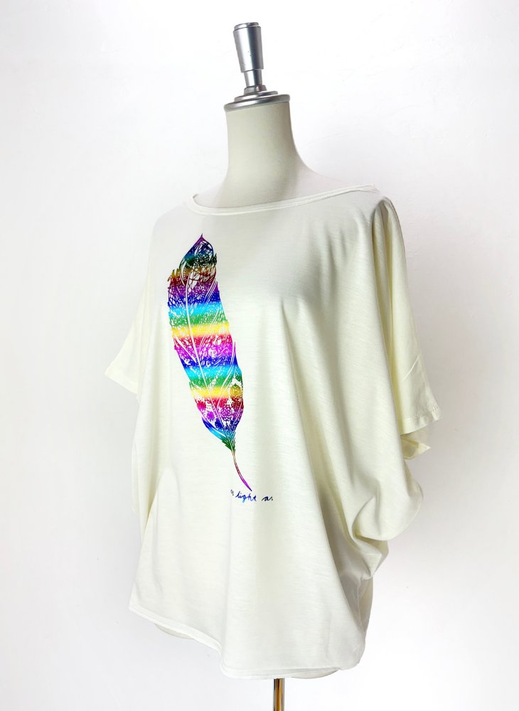 Tシャツ　ドルマン袖　夏　薄手　涼しい　ラメプリント　羽根柄の画像