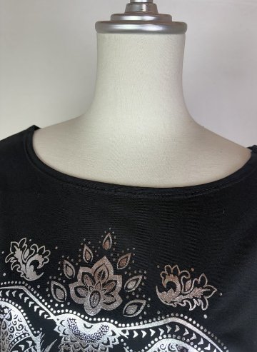 Tシャツ　ドルマン袖　夏　薄手　涼しい　ラメプリント　象柄の画像