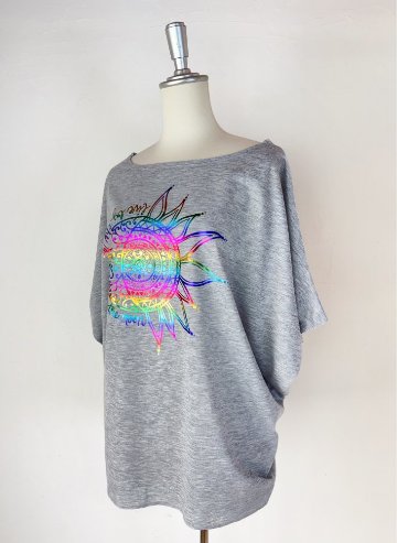 Tシャツ　ドルマン袖　夏　薄手　涼しい　ラメプリント　太陽と月柄の画像