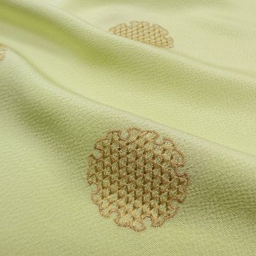渡敬 帯揚げ 丹後ちりめん 若草色 金糸の雪輪文様 正装用 ＜即日発送可＞の画像