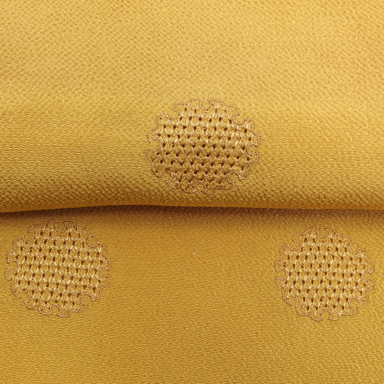 渡敬 帯揚げ 丹後ちりめん 山吹茶 金糸の雪輪文様 正装用 ＜即日発送可＞の画像