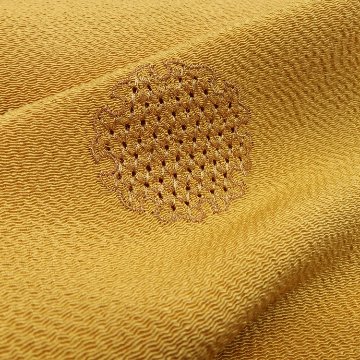 渡敬 帯揚げ 丹後ちりめん 山吹茶 金糸の雪輪文様 正装用 ＜即日発送可＞の画像