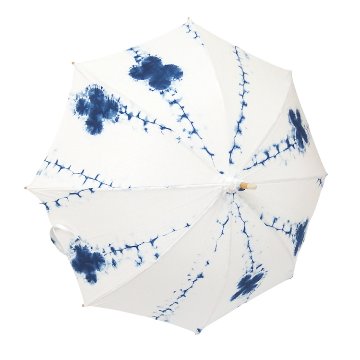 平敷慶彦(琉球藍染工房) 琉球藍染の日傘 「花（縦）」 白地に藍色の画像