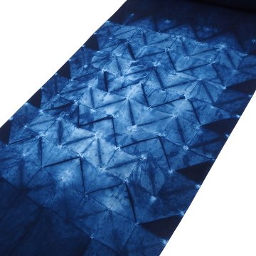 平敷慶彦(琉球藍染工房) 「煌き絞り×藍」千成堂別注 琉球藍染の浴衣（綿）＜お仕立て代込＞の画像