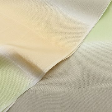 渡敬 メッシュ横段三色ぼかし 夏帯揚げ 絹鼠と白緑と蜂蜜色 ＜即日発送可＞の画像