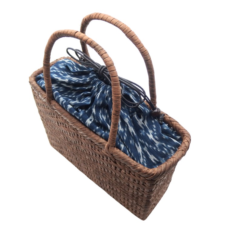 山形県の工房×千成堂着物店「国産 山葡萄蔓のかごバッグ×手織絣の綿布」ラインあり 茶＜即日発送可＞の画像