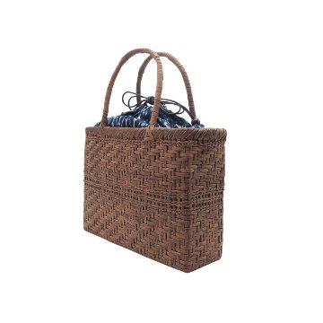 山形県の工房×千成堂着物店「国産 山葡萄蔓のかごバッグ×手織絣の綿布」ラインあり 茶＜即日発送可＞の画像