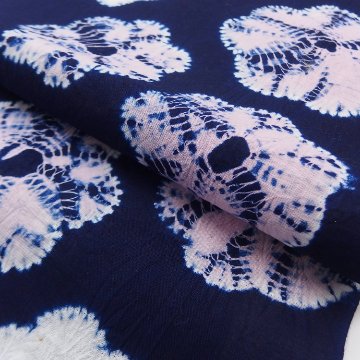 伝統工芸 有松絞 「万寿菊」浴衣 藍色に撫子色（灰ピンク系） 着尺（綿生地）＜お仕立て代込＞の画像