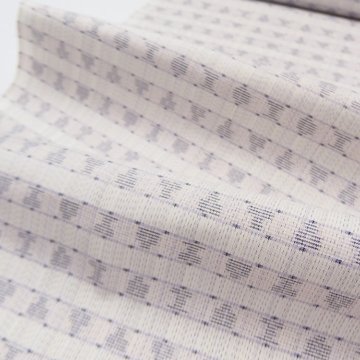 伊集院リキ商店 本場大島紬 「白大島 (緯絣・経絣残糸)」灰紫 着尺 ＜お仕立て代込＞の画像