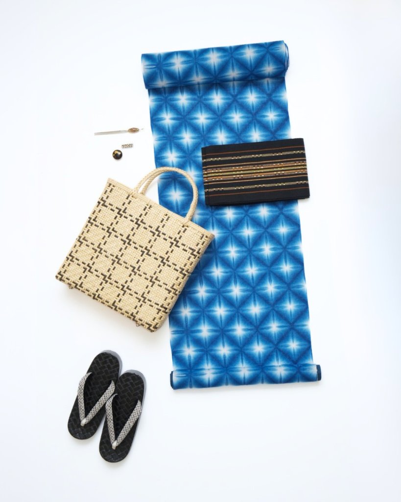 藤井絞 浴衣 雪花絞りの浴衣 白×瑠璃紺（青系）綿麻生地 着尺＜お仕立て代込＞の画像