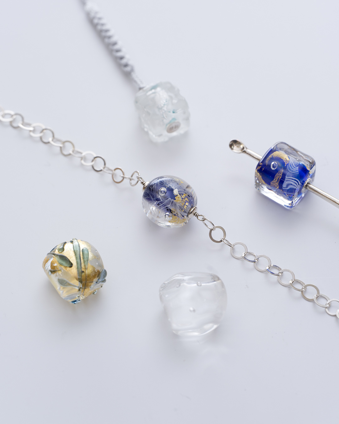 田上惠美子 硝子の帯留 「岸辺」ガラス・金箔の画像