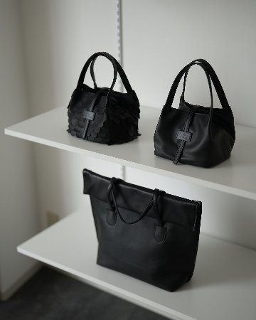 JUNYA WARASHINA (ジュンヤ・ワラシナ)「Museum Bag（ミュージアム・バッグ）」ハンドバッグ 黒 ラムレザーの画像