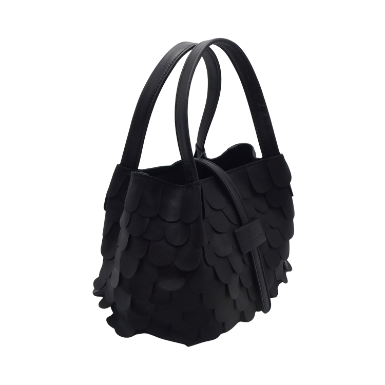 JUNYA WARASHINA (ジュンヤ・ワラシナ)「Ohagi, mop （オハギ, モップ）」ハンドバッグ 黒 ラムレザーの画像