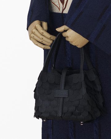 JUNYA WARASHINA (ジュンヤ・ワラシナ)「Ohagi, mop （オハギ, モップ）」ハンドバッグ 黒 ラムレザーの画像