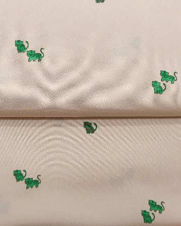 和小物さくら 帯揚げ トラモチーフ 灰桜＜即日発送可＞の画像