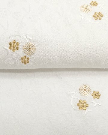 和小物さくら 帯揚げ 笹蔓文 白に金刺繍 ＜即日発送可＞の画像