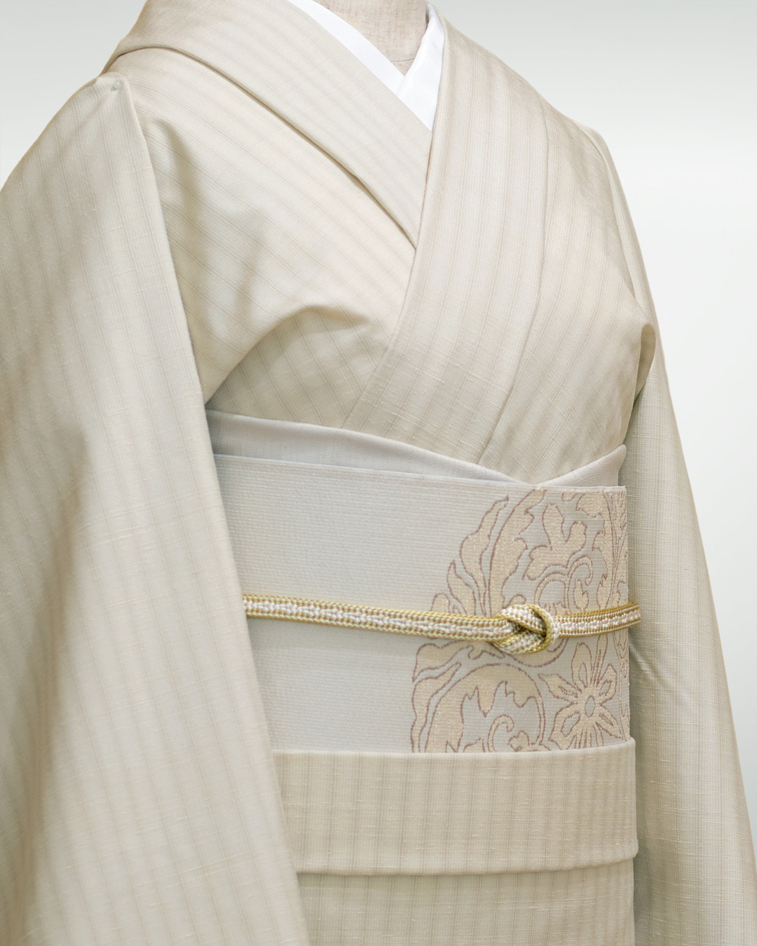 ＜お仕立て代込＞柳川千秋 「風の組み立て」　草木染紬着尺 象牙色に練色の縞の画像