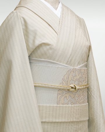 ＜お仕立て代込＞柳川千秋 「風の組み立て」　草木染紬着尺 象牙色に練色の縞の画像