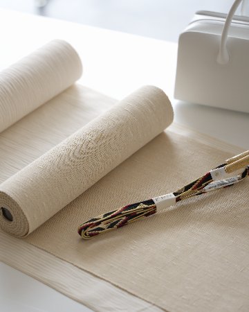 「寒ずきの諸紙布（雪さらし済）千成堂別注」 八寸名古屋帯 薄生成色 夏帯〜単衣帯＜お仕立て代込＞の画像