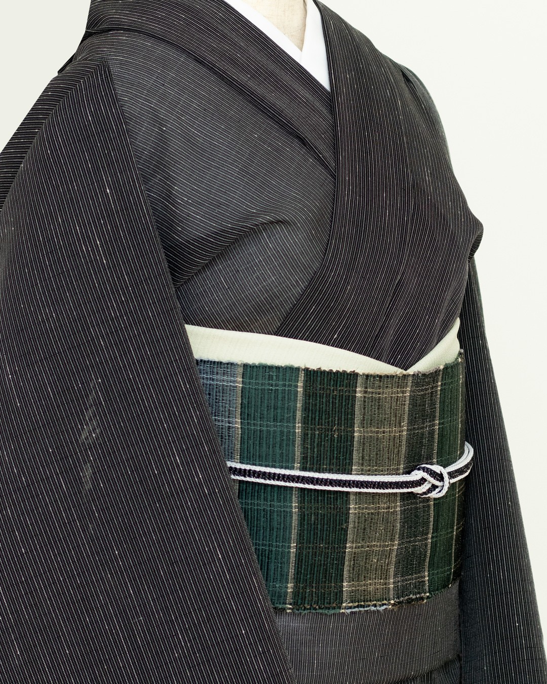 ＜お仕立て代込＞小松織物工房 白たか上布(白鷹) 一尺五分広幅 着尺 墨黒の画像