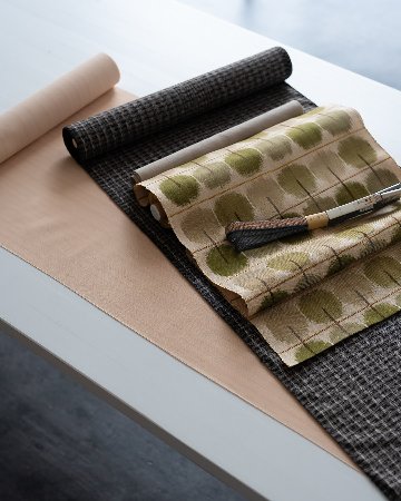 田中麻季 「緑風」 九寸名古屋帯 生成色に鶸茶、緑＜お仕立て代込＞の画像