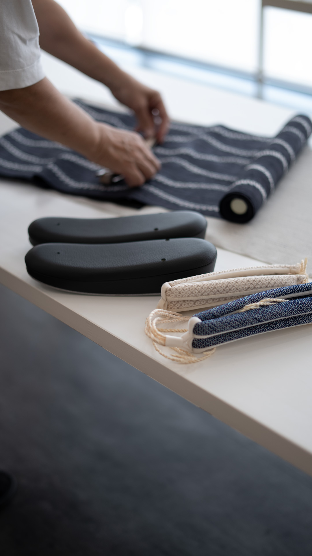 千成堂着物店 「絞り染の裂」 鼻緒 濃藍と白よごしの画像