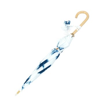 平敷慶彦(琉球藍染工房) 琉球藍染の日傘 「織りぬい花（大）」 白地に藍色画像