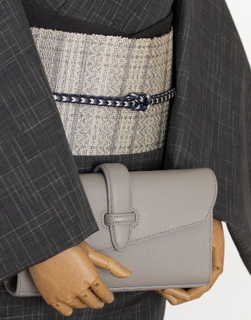 ＜お仕立て代込＞柳川千秋 「円環」 千成堂別注 草木染の経緯絣 紬着尺 墨紺色の画像