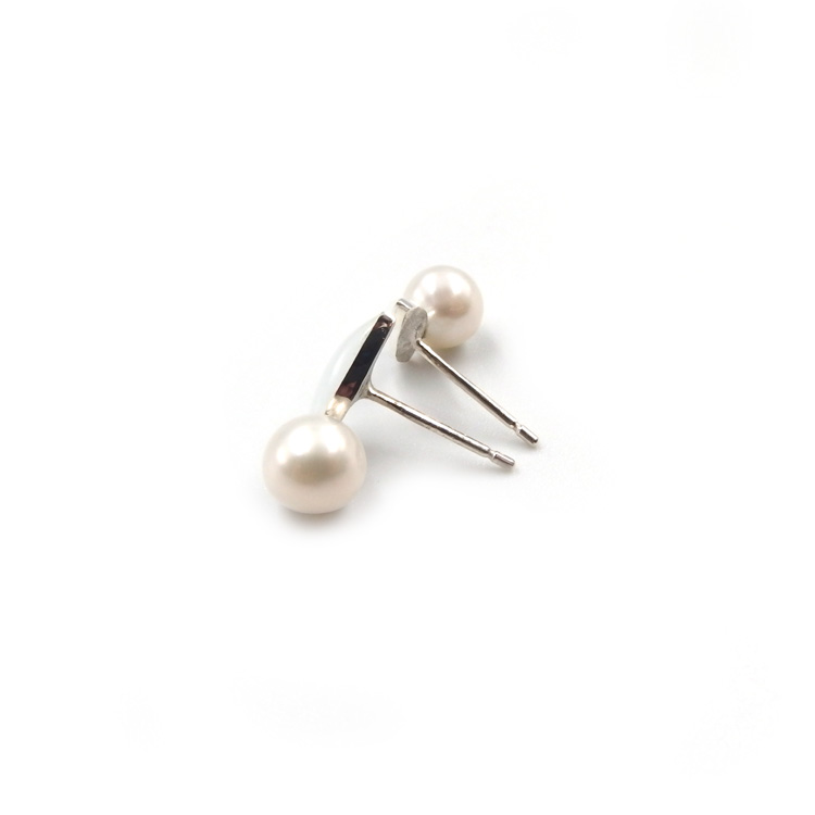 小室えみ香 ピアス 「Tiny earring-pearl-」 七宝とパール 白画像