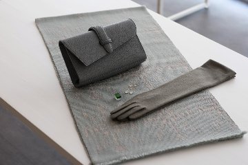 SHOJIFUJITA（ショウジフジタ） 「DANCER POCHE 1 / シュリンク×グレー」 クラッチバッグ / ショルダーバッグ　 画像