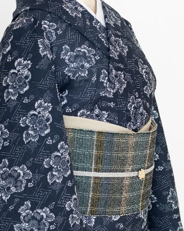＜お仕立て代込＞石塚久美子（石塚染工）東京染小紋 「梅と紗綾型」 千成堂別注 手彫り錐彫の伊勢型紙 近江麻着尺 濃紺色の画像